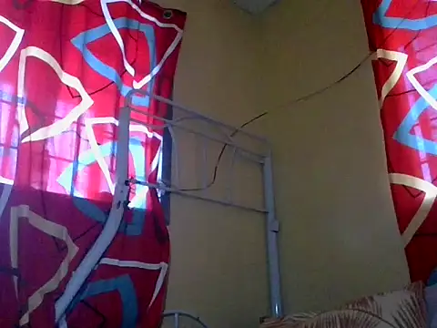loriepinay46 online show from June 6, 10:59 pm