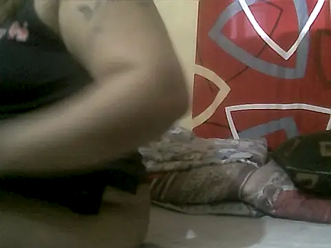 loriepinay46 online show from February 11, 11:04 pm