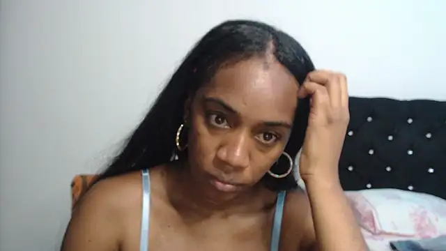 AishaOwens online show from November 27, 7:36 pm