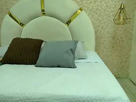 Caroline palmerr online show from November 15, 3:10 am