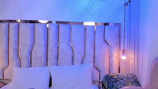 Caroline palmerr online show from January 16, 3:10 am