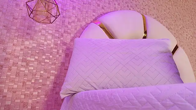 Caroline palmerr online show from April 14, 3:11 am