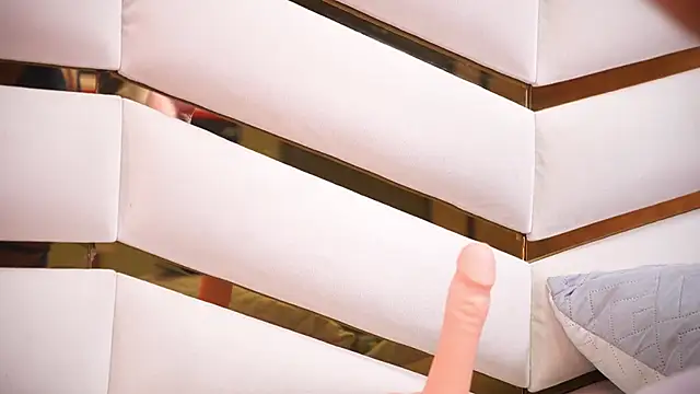 Caroline palmerr online show from February 21, 7:16 pm