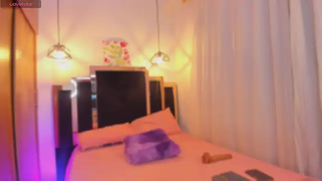 Snapshot of Cassiesteveens chatting on November 13, 2:15 am Cassiesteveens online show from November 13, 2:15 am