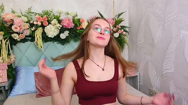 MadisonSmitt online show from December 16, 5:11 am