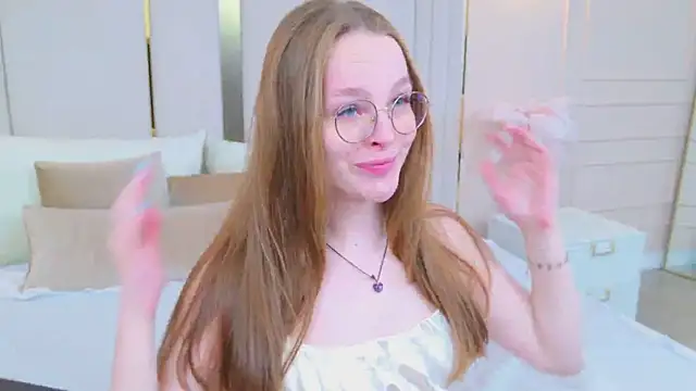 MadisonSmitt online show from June 17, 5:29 am