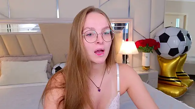 MadisonSmitt online show from July 11, 5:08 am