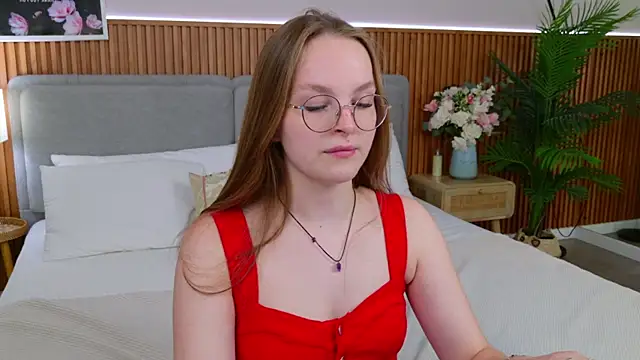 MadisonSmitt online show from June 19, 5:13 am