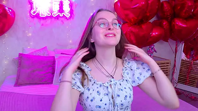 MadisonSmitt online show from February 7, 5:04 am