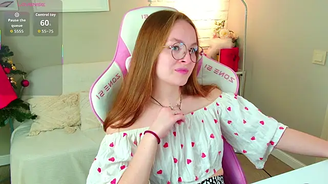 MadisonSmitt online show from December 3, 5:08 am