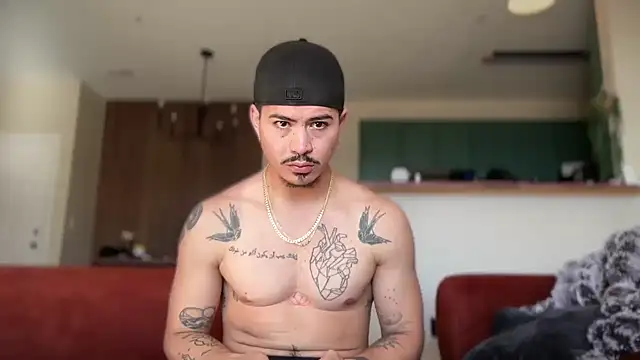 Snapshot of nudecouple100 chatting on November 24, 4:51 pm nudecouple100 online show from November 24, 4:51 pm