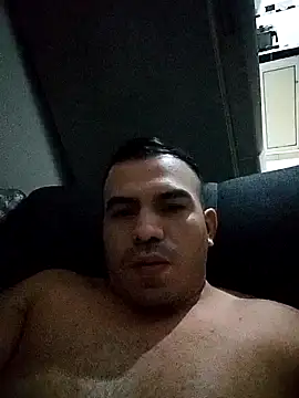 Snapshot of mrgroot16 chatting on November 17, 9:46 am mrgroot16 online show from November 17, 9:46 am