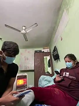 Snapshot of Cute_hotzara chatting on January 8, 5:13 am Cute hotzara online show from January 8, 5:13 am