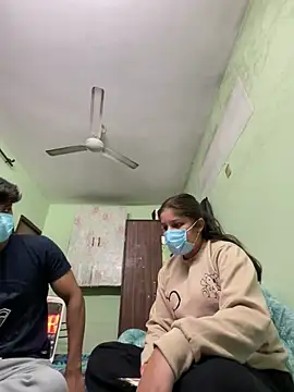 Snapshot of Cute_hotzara chatting on December 16, 4:50 am Cute hotzara online show from December 16, 4:50 am