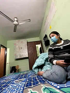 Snapshot of Cute_hotzara chatting on November 27, 4:24 am Cute hotzara online show from November 27, 4:24 am