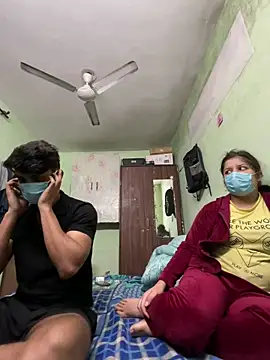 Snapshot of Cute_hotzara chatting on January 6, 5:00 am Cute hotzara online show from January 6, 5:00 am