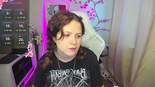 Anora Miller online show from November 27, 8:26 am