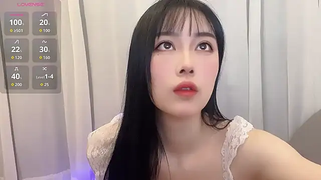 hayuyuyu online show from February 5, 12:45 pm