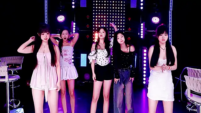 S5-55S online show from February 6, 7:10 pm