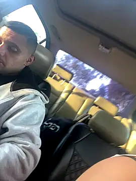 Snapshot of ymfg69 chatting on December 15, 11:42 pm ymfg69 online show from December 15, 11:42 pm