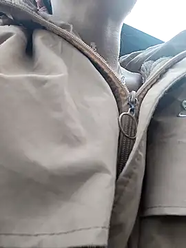 Snapshot of gugu0022 chatting on November 30, 1:17 am gugu0022 online show from November 30, 1:17 am