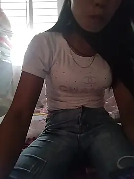 Snapshot of gugu0022 chatting on June 22, 7:27 am gugu0022 online show from June 22, 7:27 am
