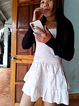 gugu0022 online show from May 1, 11:43 pm