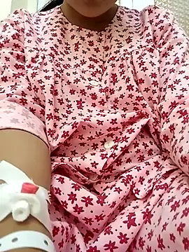 Snapshot of Micky_baby chatting on June 13, 12:03 pm Micky baby online show from June 13, 12:03 pm
