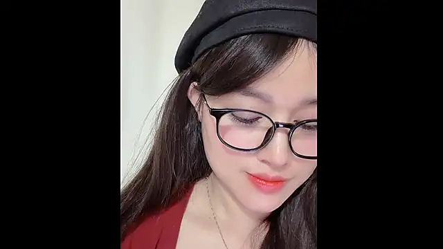 Snapshot of MiCandy-Lovee chatting on November 23, 6:07 pm MiCandy-Lovee online show from November 23, 6:07 pm