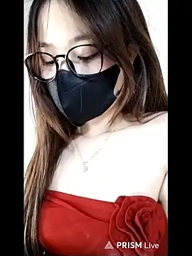 Snapshot of MiCandy-Lovee chatting on November 15, 5:33 am MiCandy-Lovee online show from November 15, 5:33 am