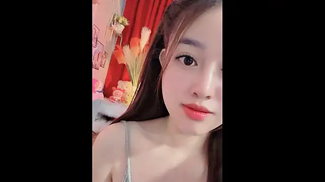 Snapshot of MiCandy-Lovee chatting on December 22, 6:35 am MiCandy-Lovee online show from December 22, 6:35 am