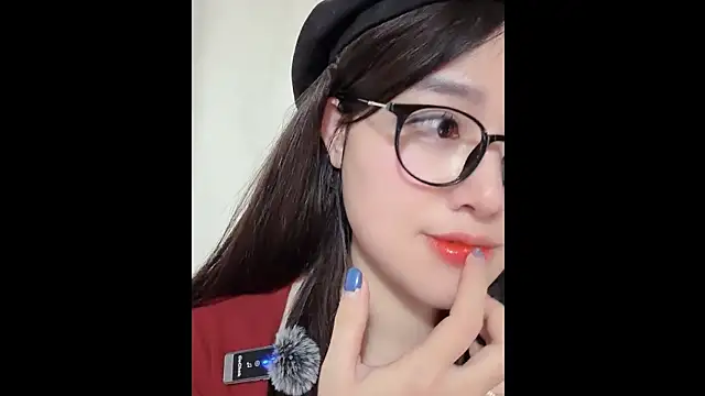 Snapshot of MiCandy-Lovee chatting on November 24, 6:30 pm MiCandy-Lovee online show from November 24, 6:30 pm