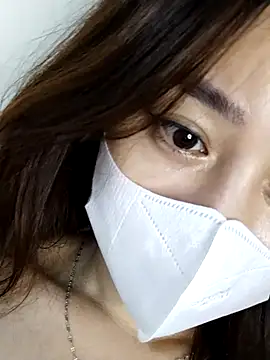 Snapshot of MiCandy-Lovee chatting on November 13, 4:44 pm MiCandy-Lovee online show from November 13, 4:44 pm