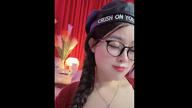 Snapshot of MiCandy-Lovee chatting on November 30, 6:14 am MiCandy-Lovee online show from November 30, 6:14 am