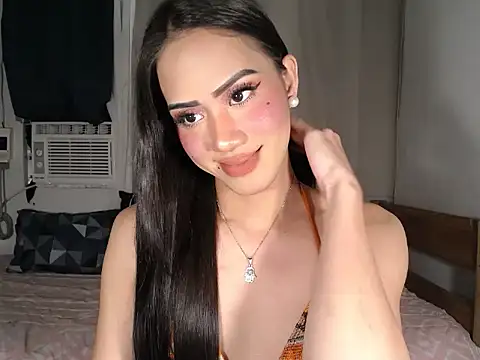 Snapshot of im_ur_wife69 chatting on February 23, 5:57 pm im ur wife69 online show from February 23, 5:57 pm