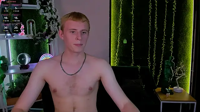 Snapshot of rafael_bien chatting on July 9, 7:24 pm rafael bien online show from July 9, 7:24 pm