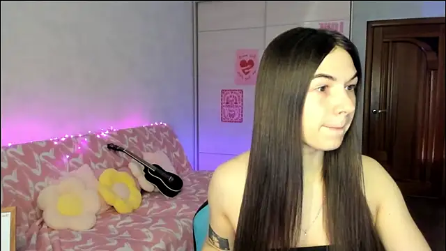 Snapshot of luna_lust_212 chatting on July 6, 4:19 am luna lust 212 online show from July 6, 4:19 am