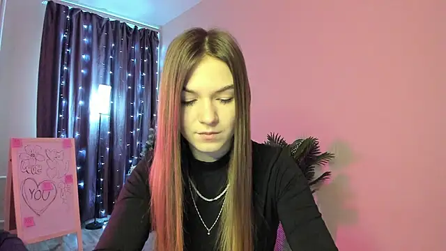 luna lust 212 online show from February 19, 4:20 am