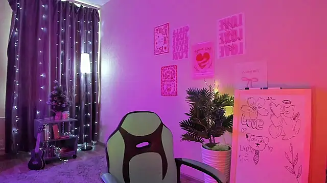 luna lust 212 online show from March 6, 4:29 am