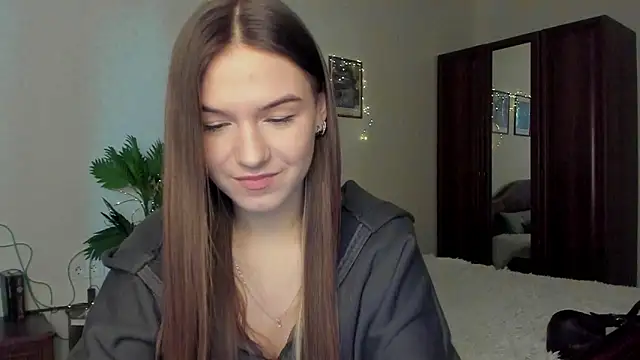 luna lust 212 online show from March 3, 12:12 pm