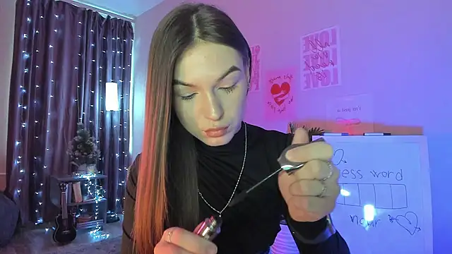 luna lust 212 online show from March 17, 4:15 am