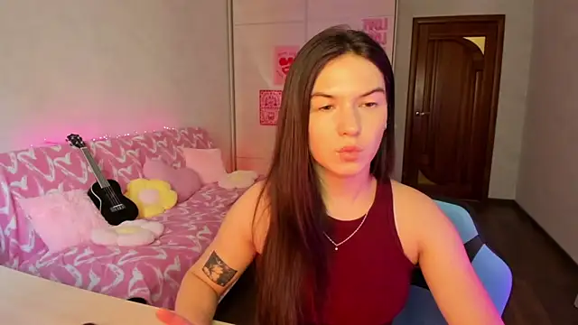 Snapshot of luna_lust_212 chatting on June 25, 4:10 am luna lust 212 online show from June 25, 4:10 am