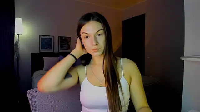 luna lust 212 online show from June 1, 4:35 am