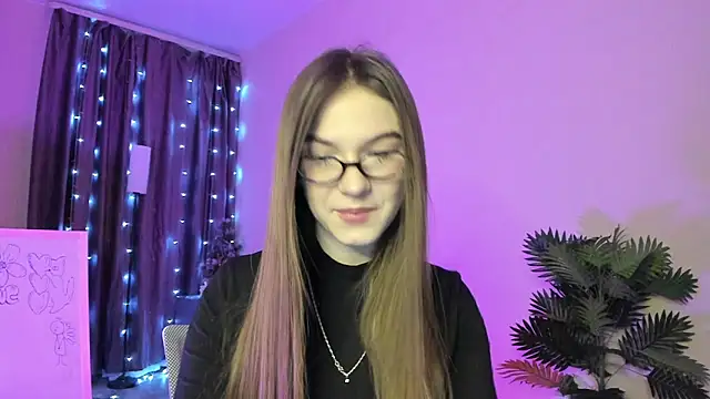 luna lust 212 online show from February 14, 4:13 am