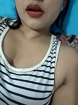 Snapshot of Cute_Ayushii chatting on June 24, 1:04 am Cute Ayushii online show from June 24, 1:04 am