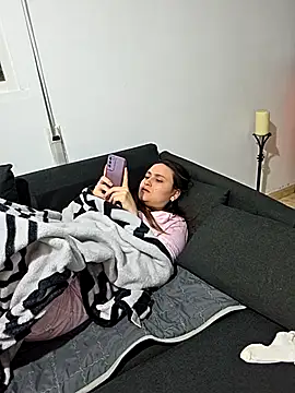 7milo online show from February 15, 7:02 pm