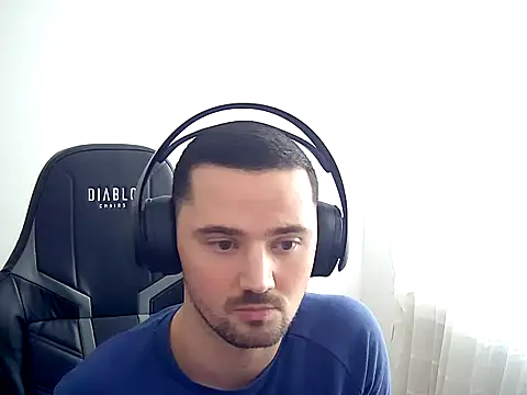 Snapshot of Handsomeboy4you chatting on November 12, 1:59 pm Handsomeboy4you online show from November 12, 1:59 pm