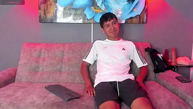 Snapshot of Carl-Milton chatting on November 13, 12:31 pm Carl-Milton online show from November 13, 12:31 pm