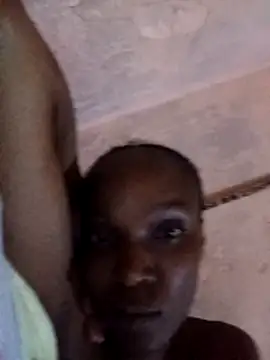 Snapshot of Beverlygurlx6 chatting on February 15, 7:13 pm Beverlygurlx6 online show from February 15, 7:13 pm