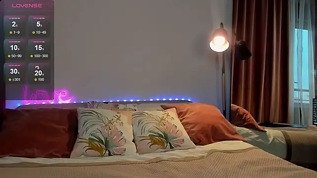 EllaRosss online show from December 3, 9:53 am